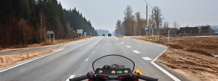 Билет № 5. Вопрос № 9. Вам необходимо повернуть на примыкающую справа дорогу. Ваши действия?