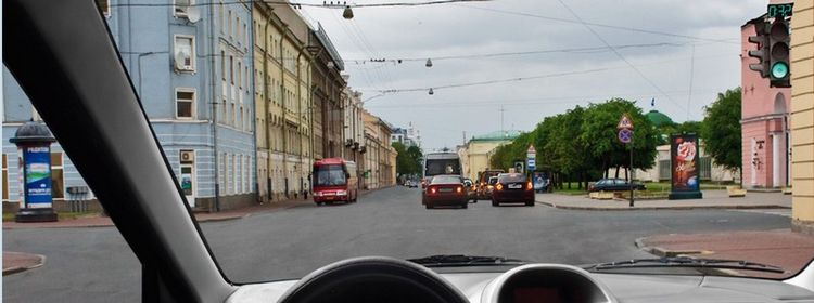 Билет № 9. Вопрос № 13. Разрешено ли Вам выехать на перекресток, за которым образовался затор: