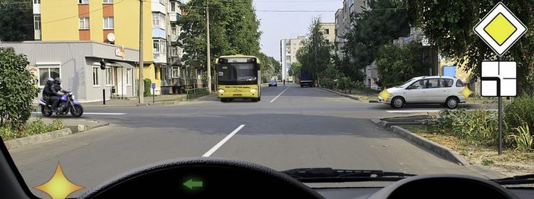 Билет № 30. Вопрос № 15. Вы намерены повернуть налево. Кому Вы обязаны уступить дорогу?