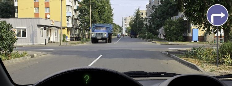 Билет № 25. Вопрос № 7. Обязаны ли Вы включить указатели поворота в данной ситуации?