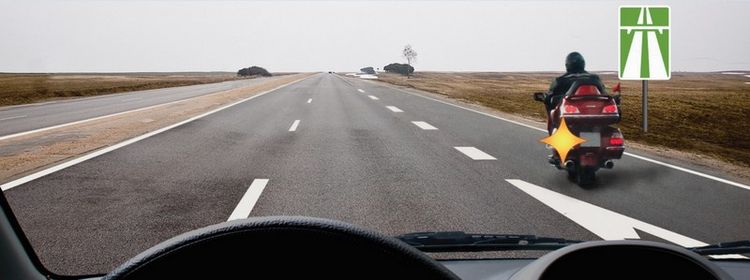 Билет № 2. Вопрос № 15. Обязан ли водитель мотоцикла уступить Вам дорогу?