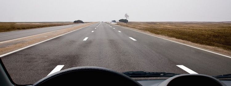 Билет № 8. Вопрос № 10. Вне населенных пунктов Вам можно продолжить движение: