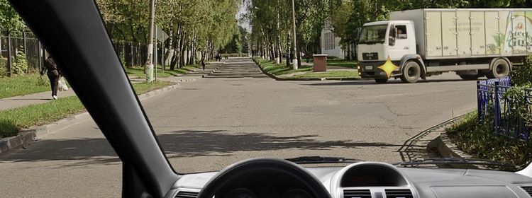 Билет № 28. Вопрос № 14. Вы должны уступить дорогу грузовому автомобилю: