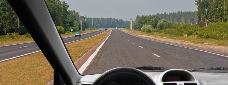 Билет № 3. Вопрос № 10. По какой полосе Вы имеете право двигаться с максимально разрешенной скоростью вне населенных пунктов?