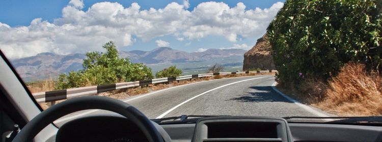 Билет № 5. Вопрос № 5. О чем предупреждает Вас вертикальная разметка, нанесенная на ограждение дороги?