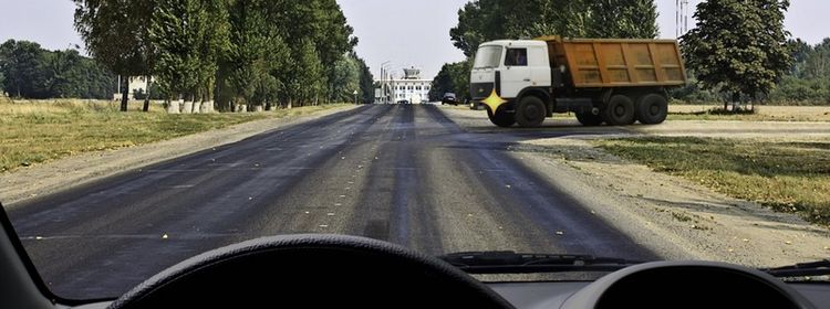 Билет № 21. Вопрос № 15. Как Вам следует поступить при движении в прямом направлении?