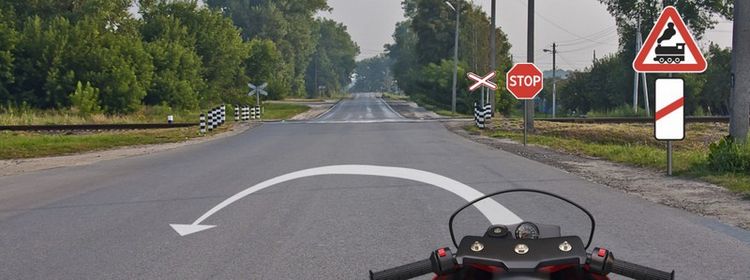 Билет № 2. Вопрос № 9. Можно ли Вам выполнить разворот в этом месте?