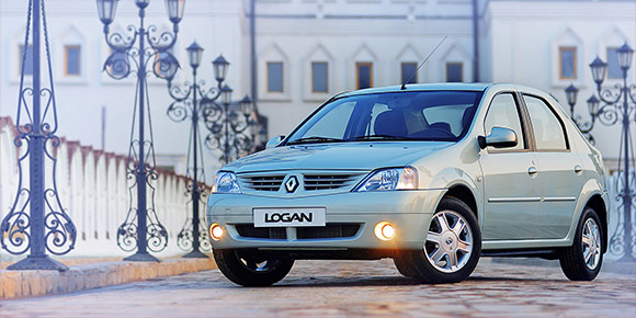 15 лет назад появился седан Renault/Dacia Logan – первый бюджетный автомобиль в Европе с заявленной ценой от 5 тыс. евро. Модель, успевшая сменить поколение, пользуется большой популярностью и в России. А вы помните год, когда «Логан» лишил Ford Focus титула самой продаваемой иномарки в РФ?
