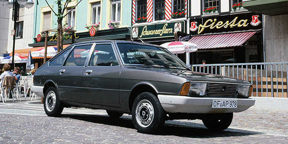 Последнюю серийную модель АЗЛК хэтчбек Москвич-2141 строили с оглядкой на конструкцию Simca 1308, которая была европейским автомобилем 1976 года. А куда потом делся этот успешный французский бренд?