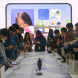 Посетители магазина Apple приобретают новый Apple iPhone Duo, Лондон, Великобритания