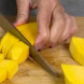 Тыкву очистите от кожуры и семян, нарежьте тыкву кубиками, засыпьте сахаром и оставьте на ночь
