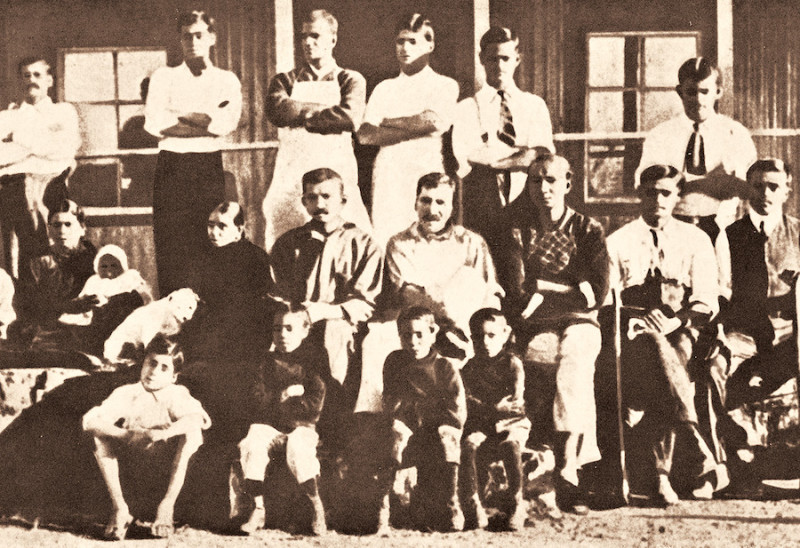 Махатма Ганди с членами фермы Толстого в Южной Африке, 1910 год (Фото: The Telegraph)