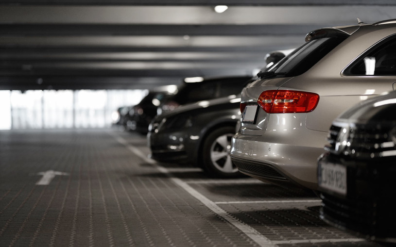 В России ввели новые правила стоянки машин на многоярусных паркингах