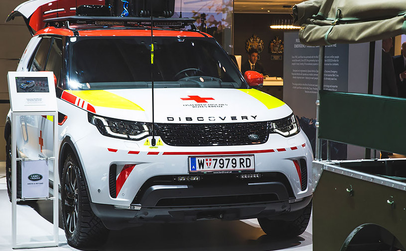 Land Rover Discovery превратили в автомобиль для спасателей