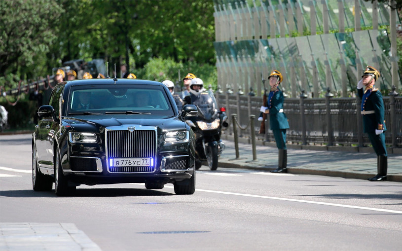 «Что-то среднее между Bentley и RR». Иностранцы оценили лимузин Путина