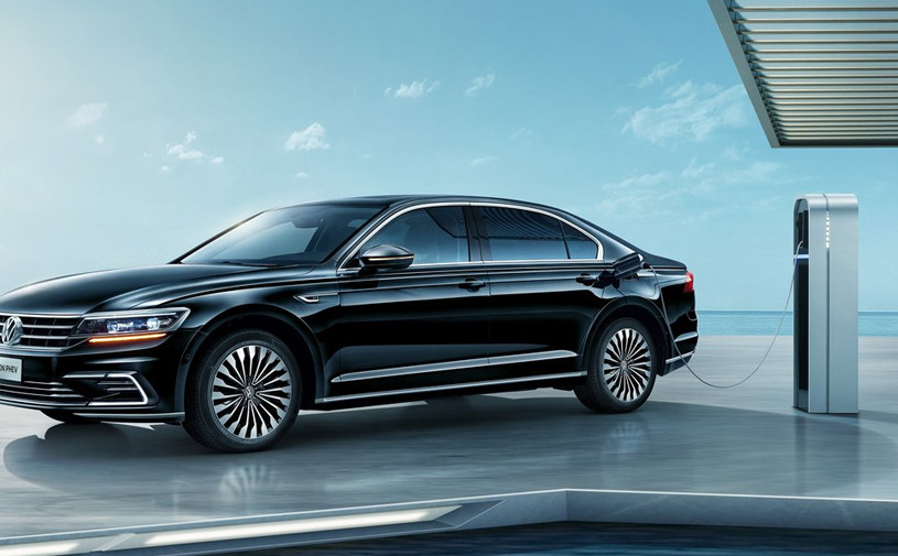 Флагманский седан Volkswagen Phideon для Китая стал гибридом