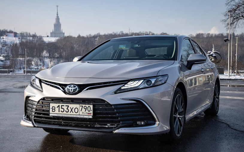 Китайскую Toyota Camry в Москве начали продавать дешевле российской