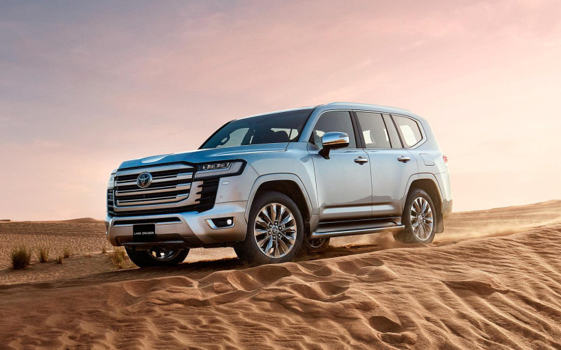 В России появились Toyota Land Cruiser 300 из ОАЭ