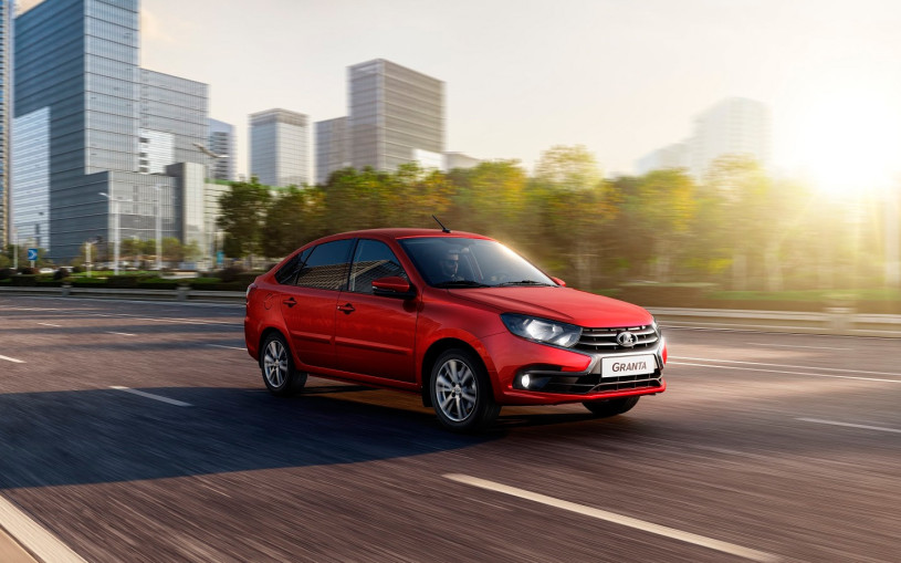 АвтоВАЗ назвал стоимость Lada Granta с новым мотором