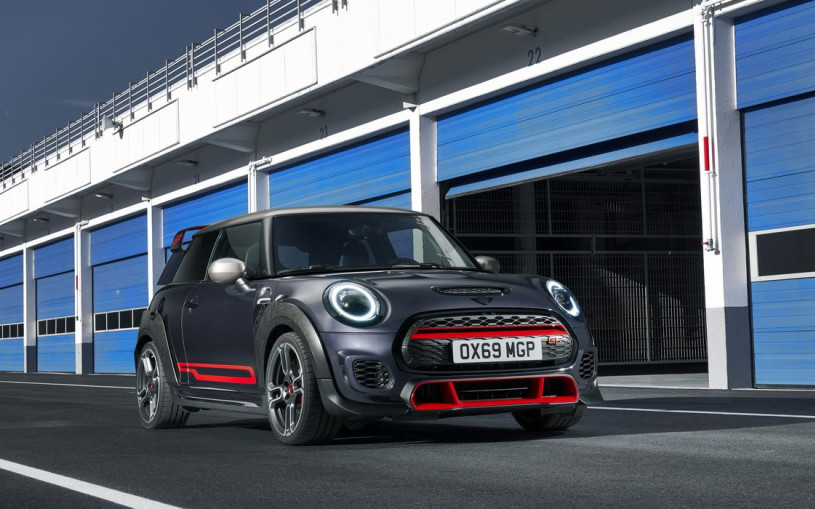 Самый мощный и быстрый MINI получил 306-сильный мотор