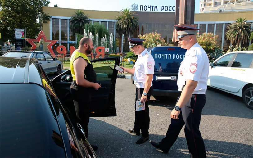 ГИБДД оштрафовала почти 140 тыс. водителей в Москве за тонировку