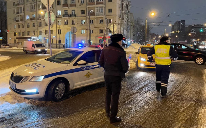 Суд приговорил к штрафу ранее уже наказанного за езду без прав водителя