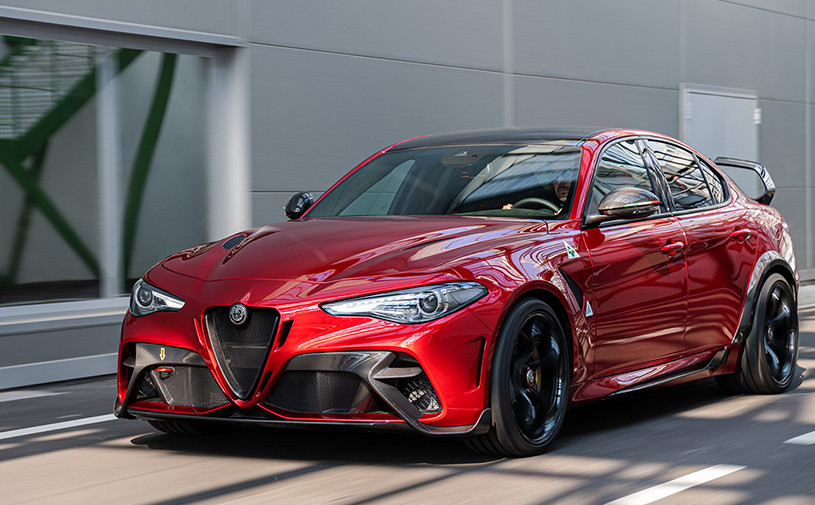 Самая мощная Alfa Romeo Giulia стала легче и быстрее