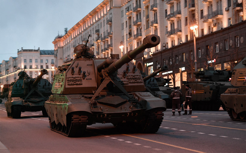 ГИБДД Москвы сообщила о перекрытиях улиц из-за главной репетиции парада