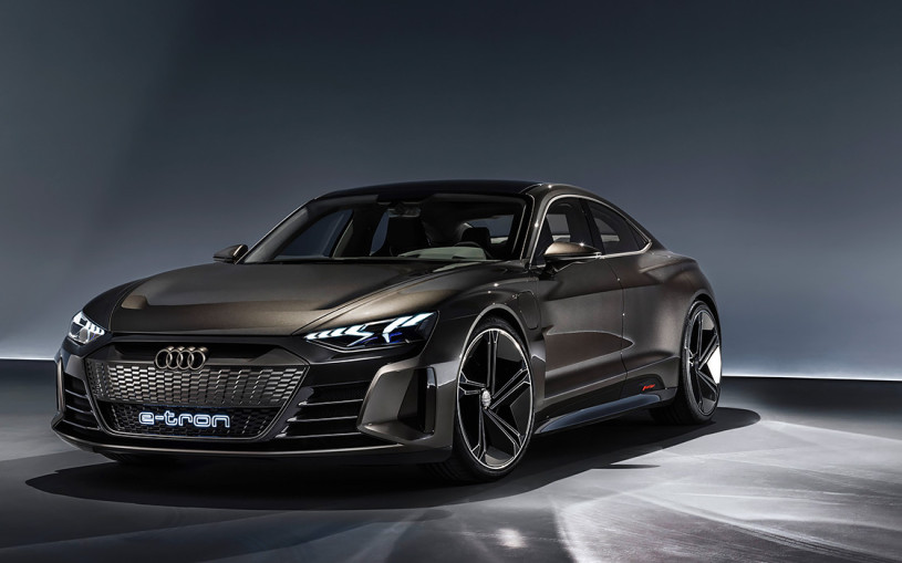 Audi привезла в Лос-Анджелес 590-сильного соперника Tesla Model S