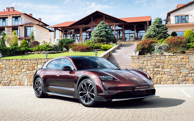 Эмоциональная разрядка. Тест-драйв Porsche Taycan Cross Turismo