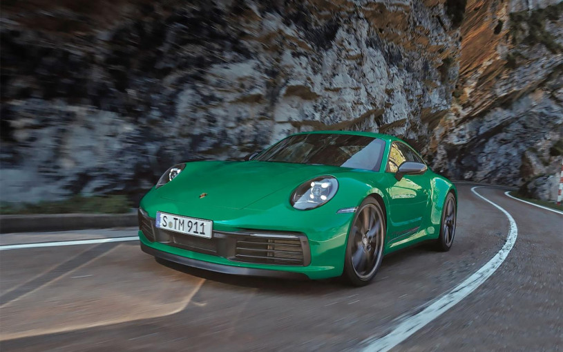 Porsche представил облегченный спорткар 911 Carrera T