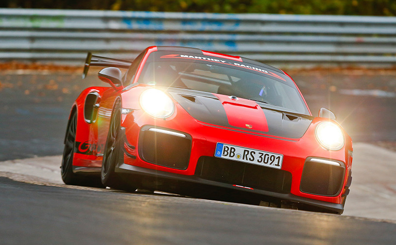 Porsche 911 GT2 RS MR установил новый рекорд Нюрбургринга