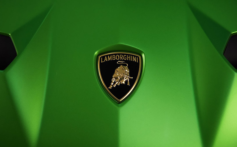 Lamborghini анонсировала премьеру сверхмощного Aventador SVJ