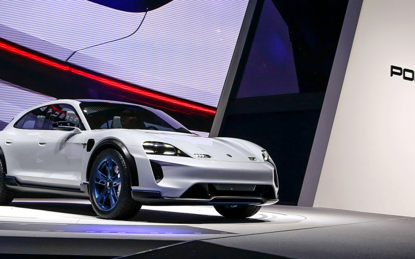 Porsche Mission E: как Panamera, только кроссовер
