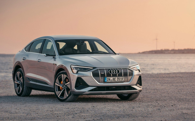 Новый купе-кроссовер Audi получил оптику с миллионами микрозеркал