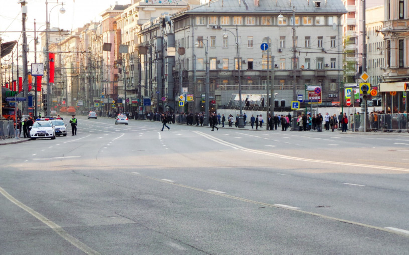 ГИБДД Москвы сообщила о перекрытиях улиц из-за репетиции парада