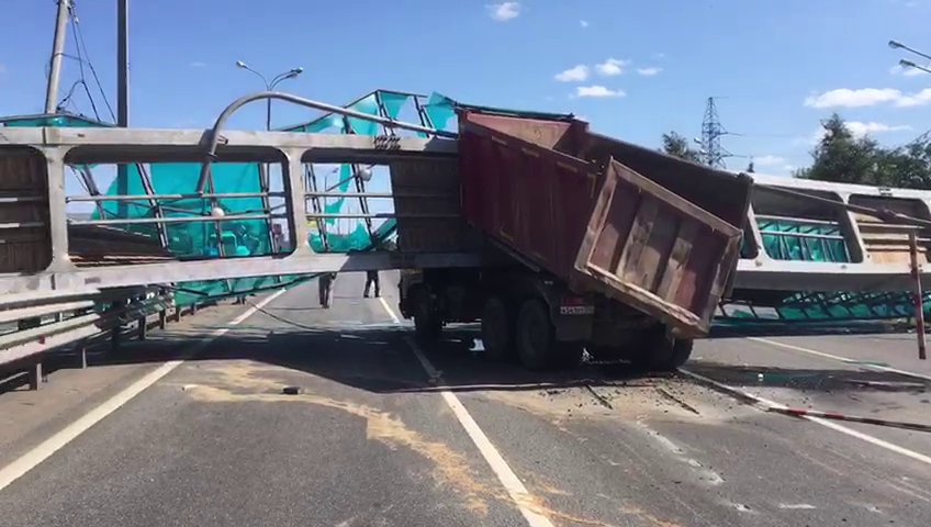 Видео: Источник в ГУ ГИБДД Московской области