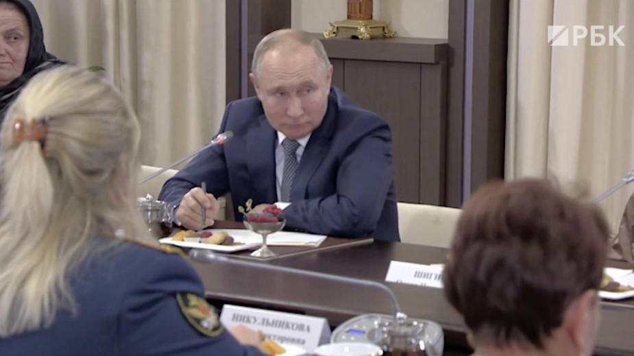 Путин ответил «не надо, хватит» на вопрос о новом призыве по мобилизации"/>













