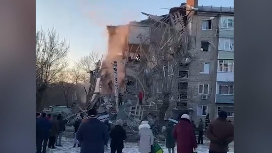 Часть пятиэтажки обрушилась из-за взрыва газа в Тульской области. Видео