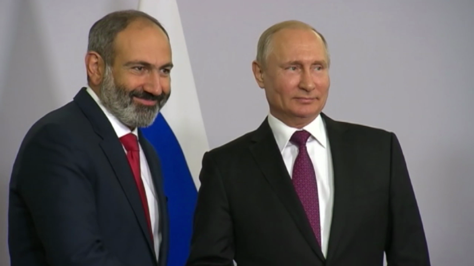 Путин и Пашинян провели первую встречу