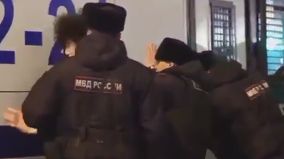 Полиция сообщила о 2 тыс. задержанных мигрантов в Петербурге в Новый год