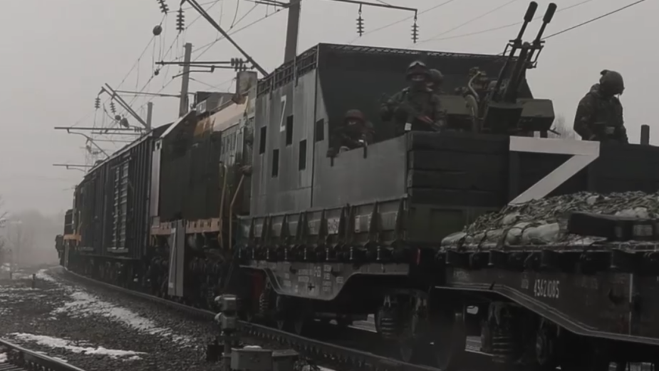 Минобороны показало видео с бронепоездом в зоне спецоперации