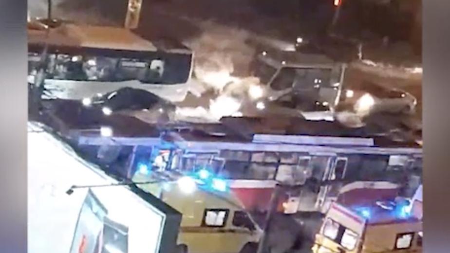 В Новосибирске более 10 человек пострадали при столкновении двух трамваев