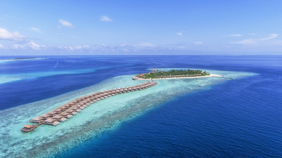 С подводным рестораном. Hurawalhi Island Resort (Мальдивы)