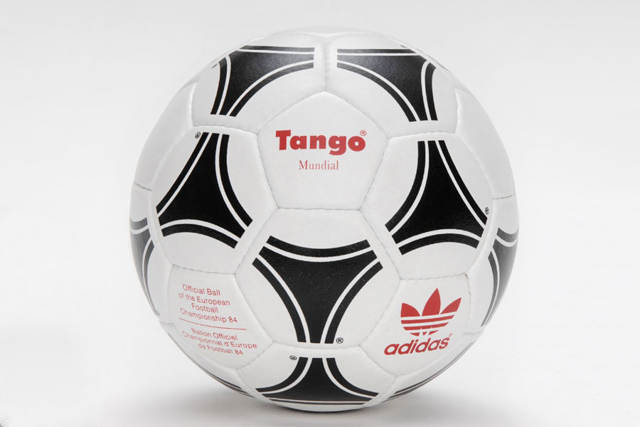 Мяч чемпионата европы. Мяч зимний adidas Tango. Футбольный мяч адидас Bundesliga. Мяч UEFA Euro 2000. Советский мяч.