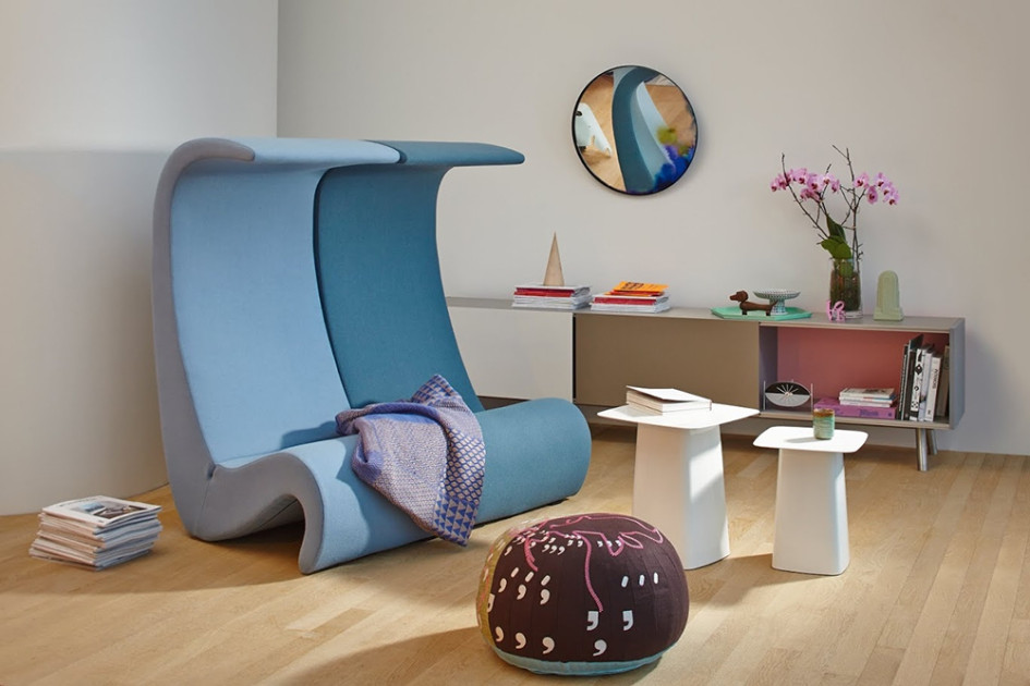 Кресла Amoebe в флагманском шоу-руме Vitra в Вайле-на-Рейне