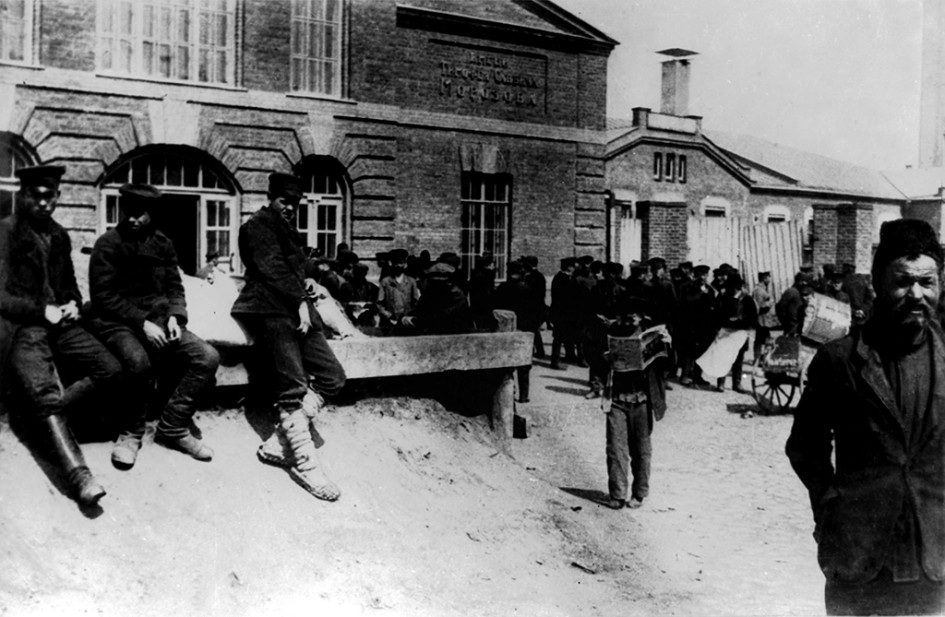 Дореволюционная Россия. Биржа труда близ Каланчевской площади в Москве 1908-1914 гг.