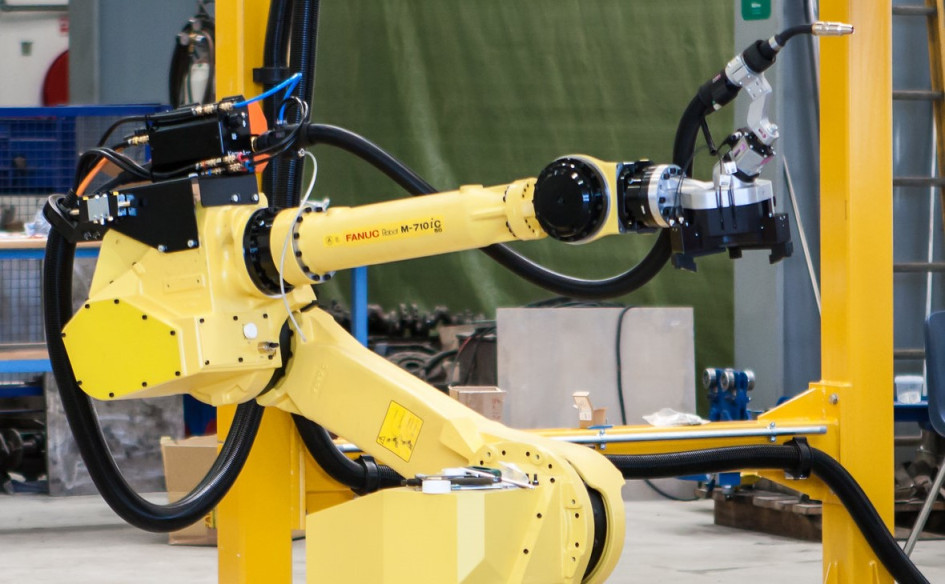 Промышленный робот FANUC