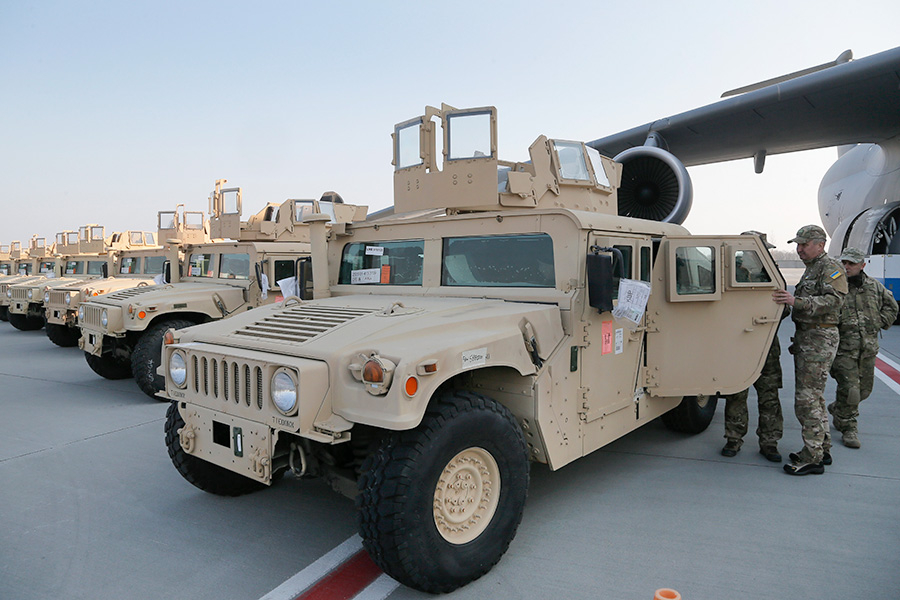 Высокоподвижное многоцелевое колесное транспортное средство Humvee