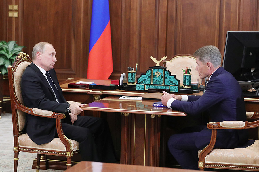 Владимир Путин и Олег Кожемяко